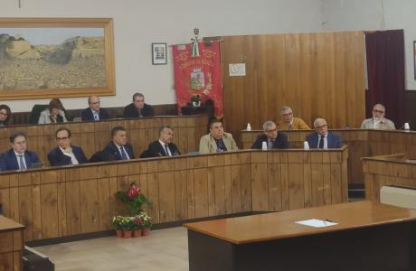 L'intervento del segretario Caccamo durante la seduta aperta del civico consesso a Scicli